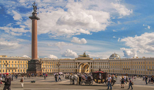 Дворцовая площадь в Санкт-Петербурге