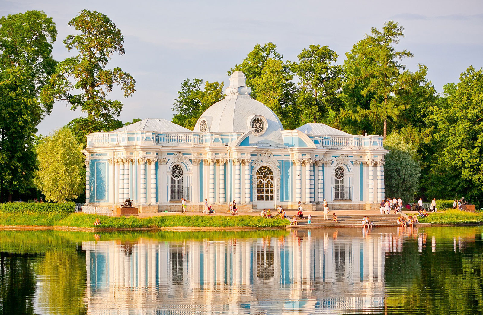 Павильон «Грот» в Екатерининском парке в Пушкине