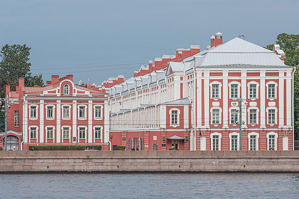 Здание 12-ти коллегий в Санкт-Петербурге