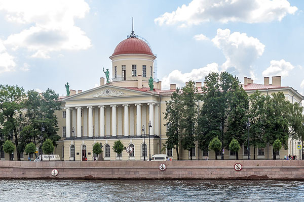 Здание Петербургской портовой таможни