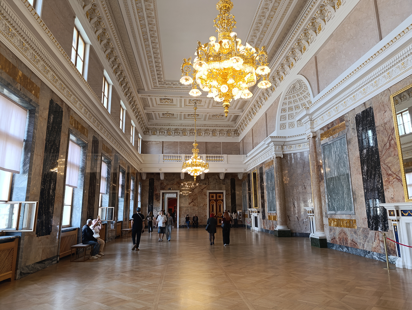 Мраморная галерея в Михайловском замке