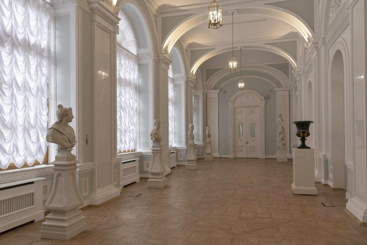 Галерея арабесок в Михайловском замке