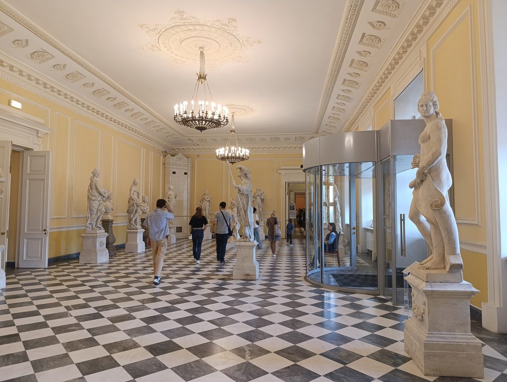 Выставки в Михайловском замке