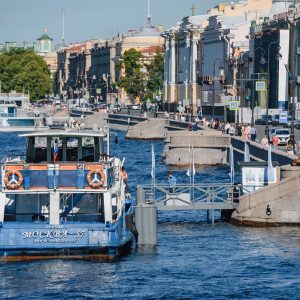 Причалы для прогулок по рекам и каналам Санкт-Петербурга
