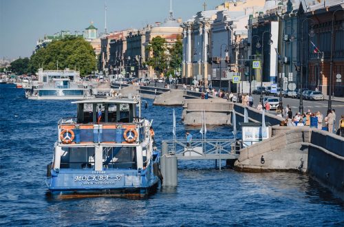 Причалы для прогулок по рекам и каналам Санкт-Петербурга