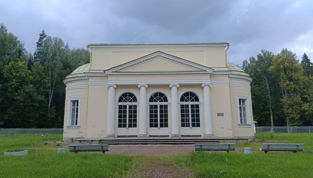 Музыкальный павильон в Павловском парке