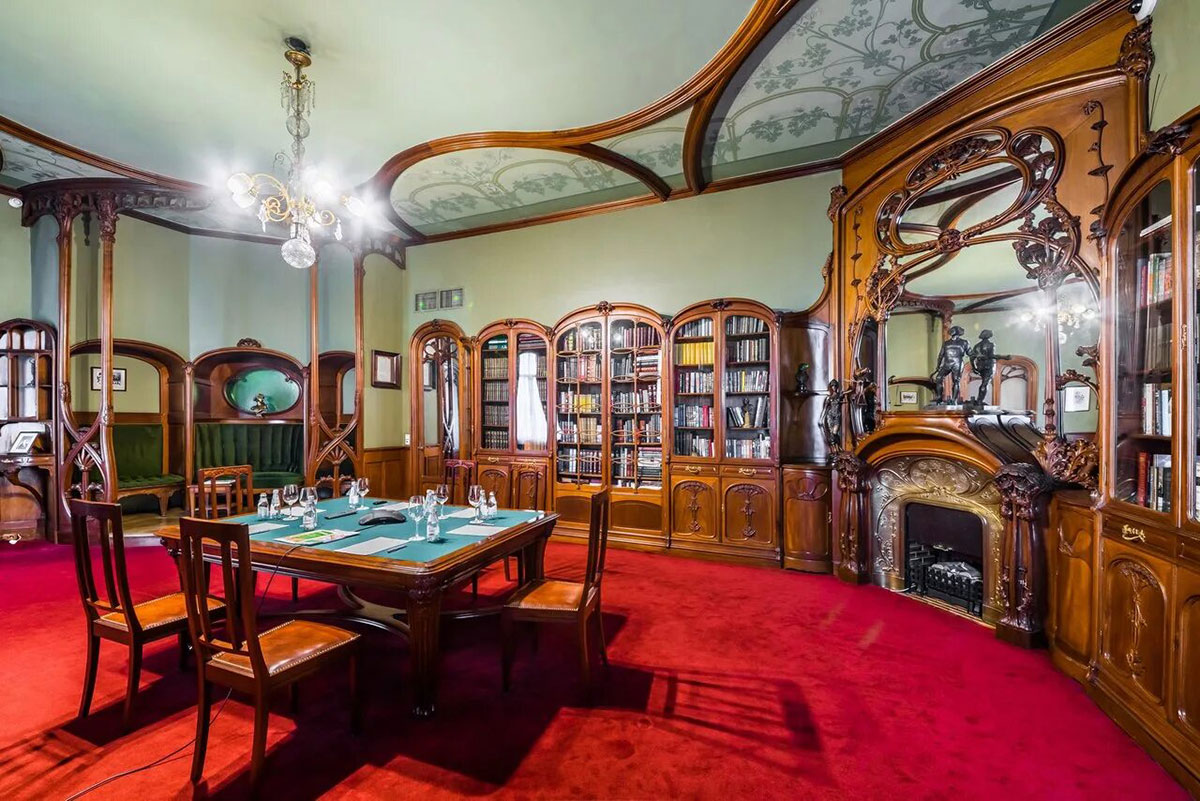 Библиотека в доме Елисеевых на Мойке в Санкт-Петербурге