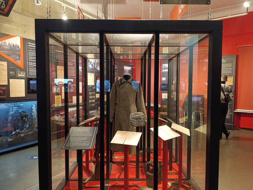 Экспозиция музея политической истории России в особняке Кшесинской в Санкт-Петербурге