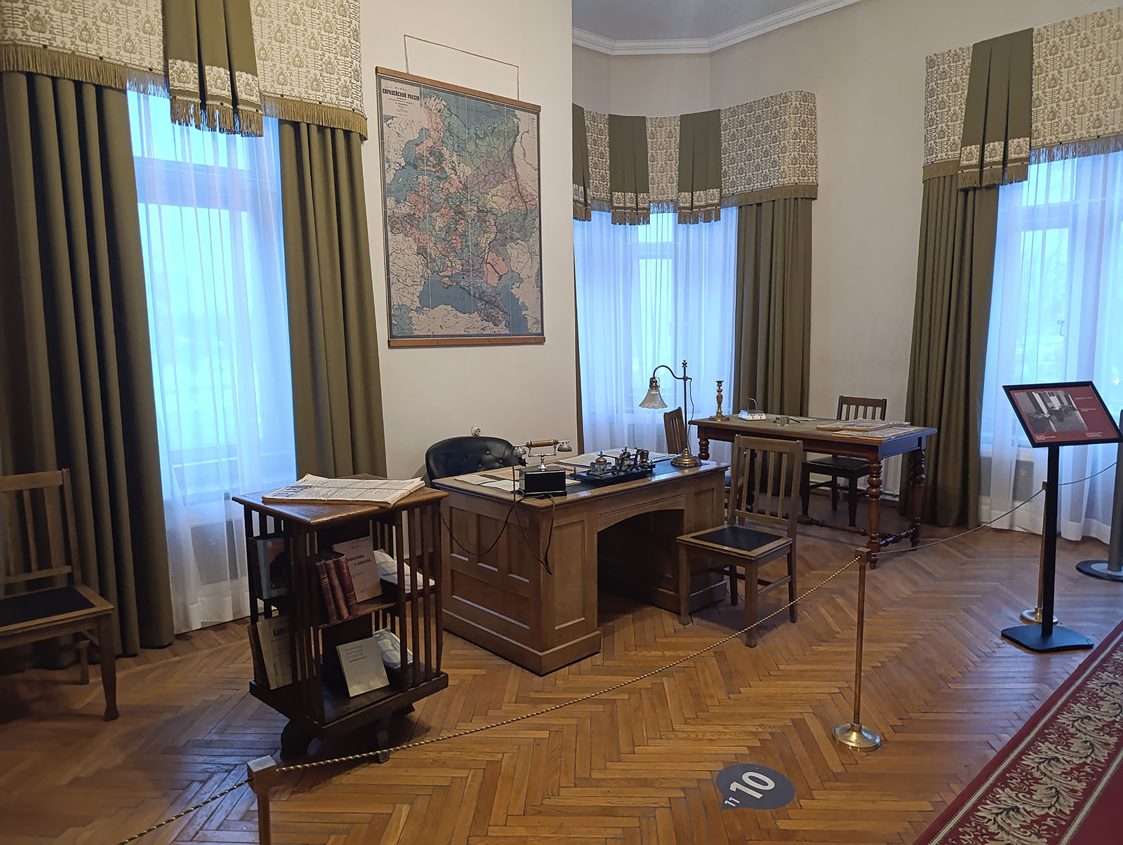 Кабинет В. И. Ленина в особняке Кшесинской в Санкт-Петербурге