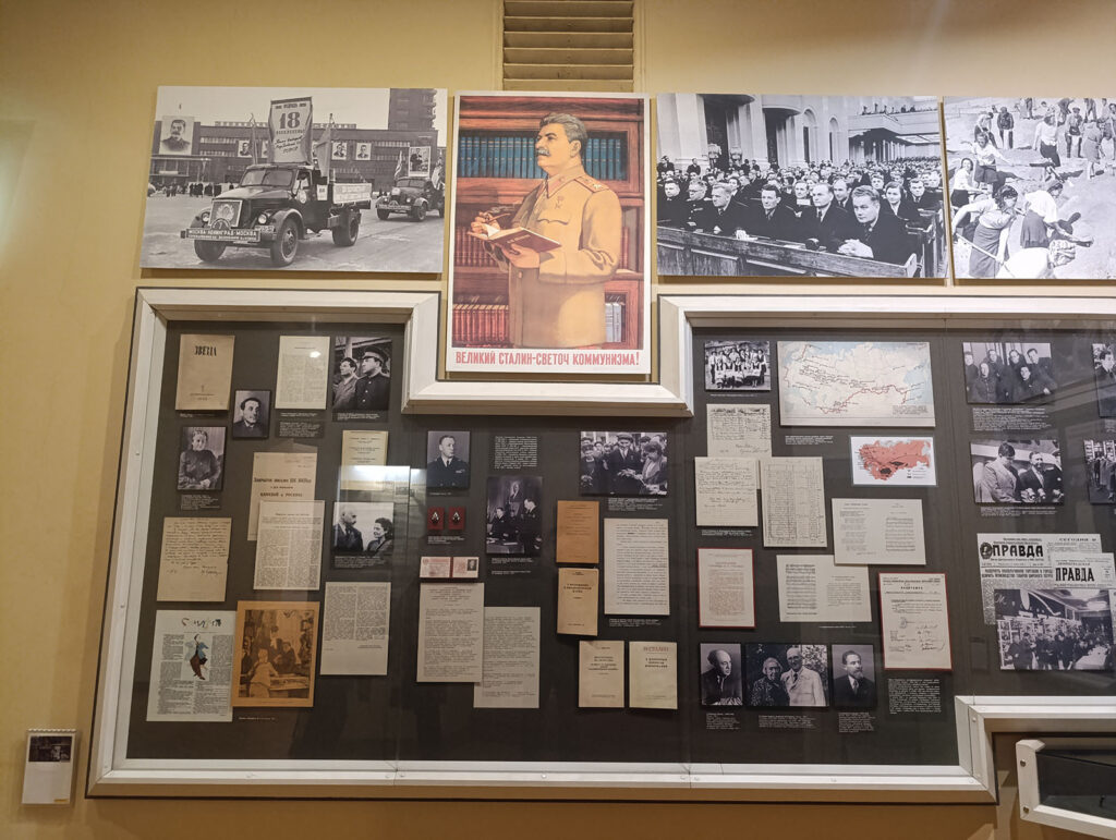 Экспозиция музея политической истории России в особняке Кшесинской в Санкт-Петербурге