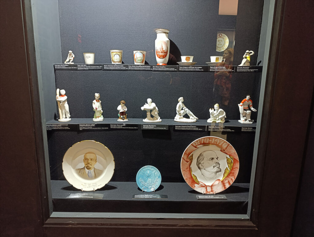 Экспозиция музея политической истории России в особняке Кшесинской в Санкт-Петербурге