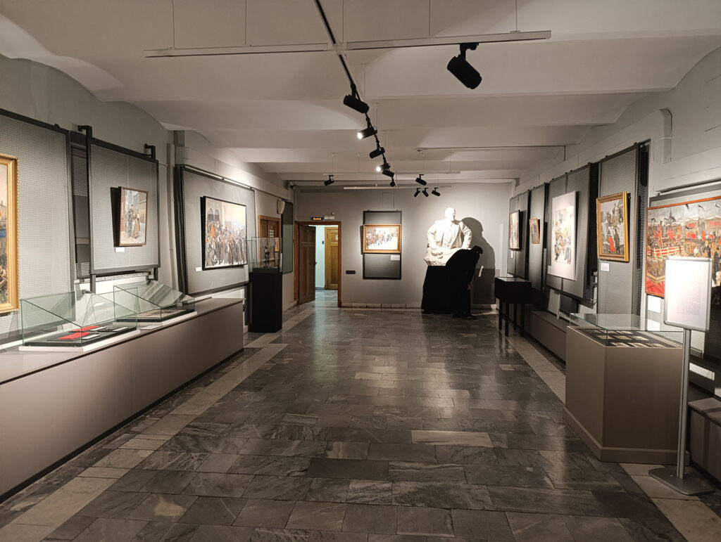 Экспозиция музея политической истории России в особняке Кшесинской в Санкт-Петербурге