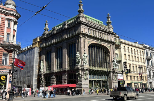 Магазин купцов Елисеевых в Санкт-Петербурге