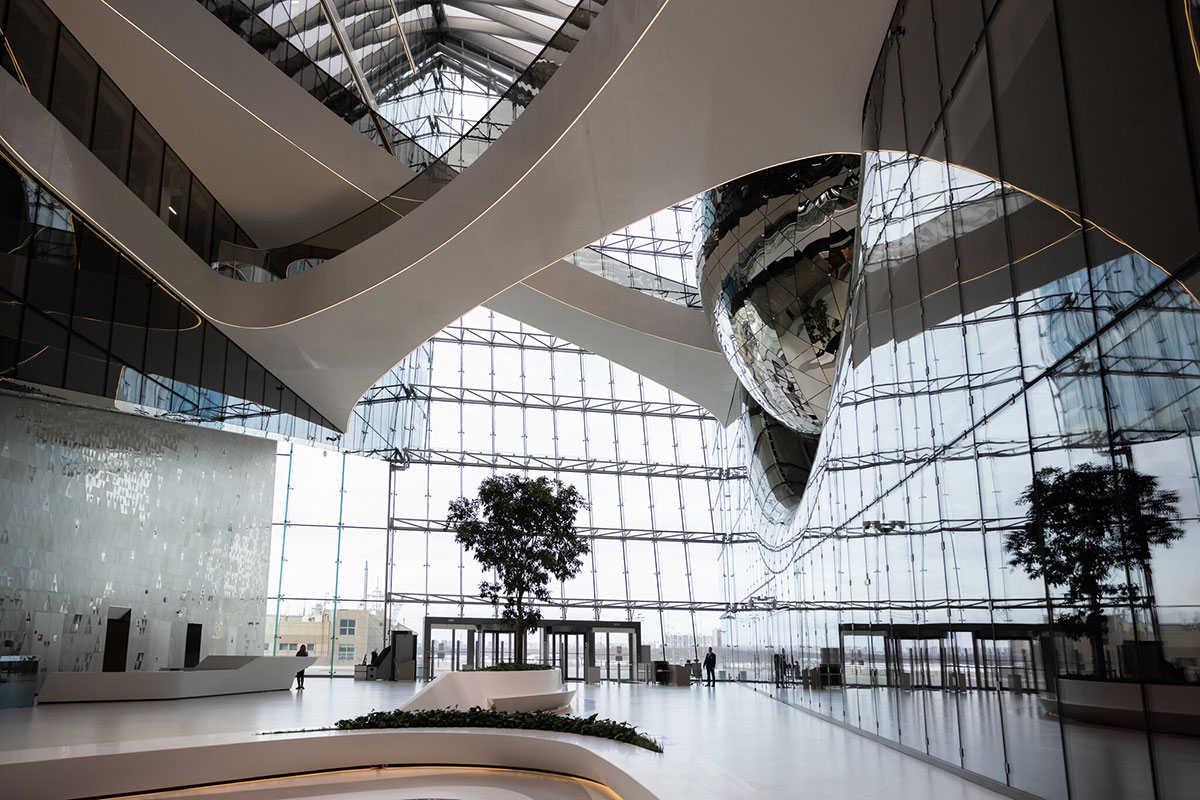 Атриум лапта Центра в Санкт-Петербурге