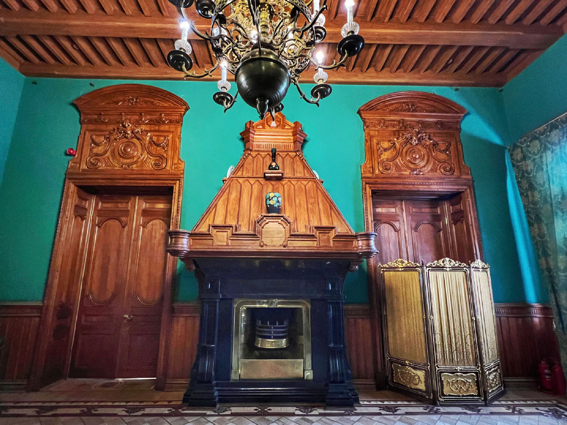 Каминный холл Дома архитектора (особняк Половцова) в Санкт-Петербурге