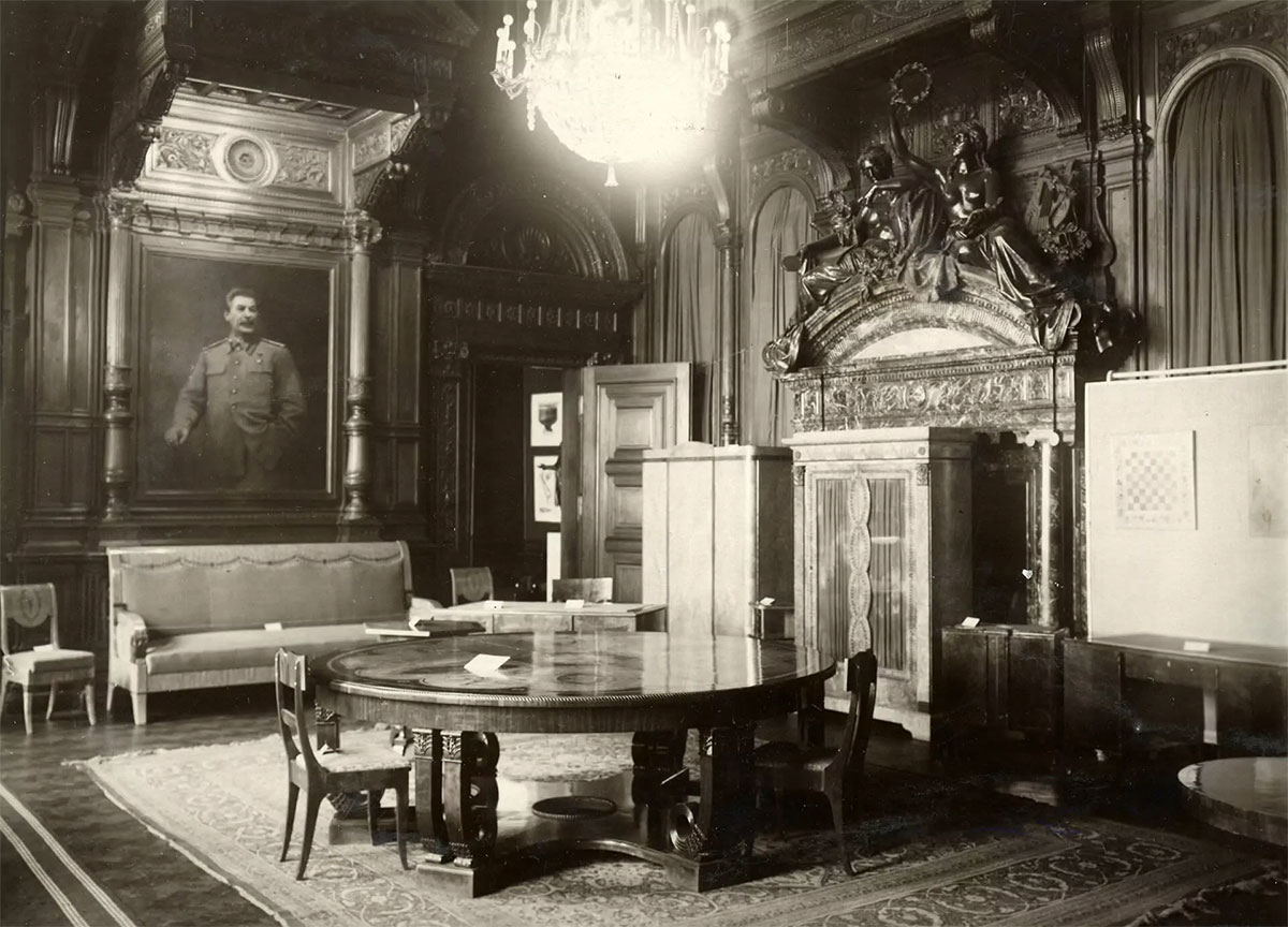 Отчетная выставка в Доме архитектора в Санкт-Петербурге, 1947 год