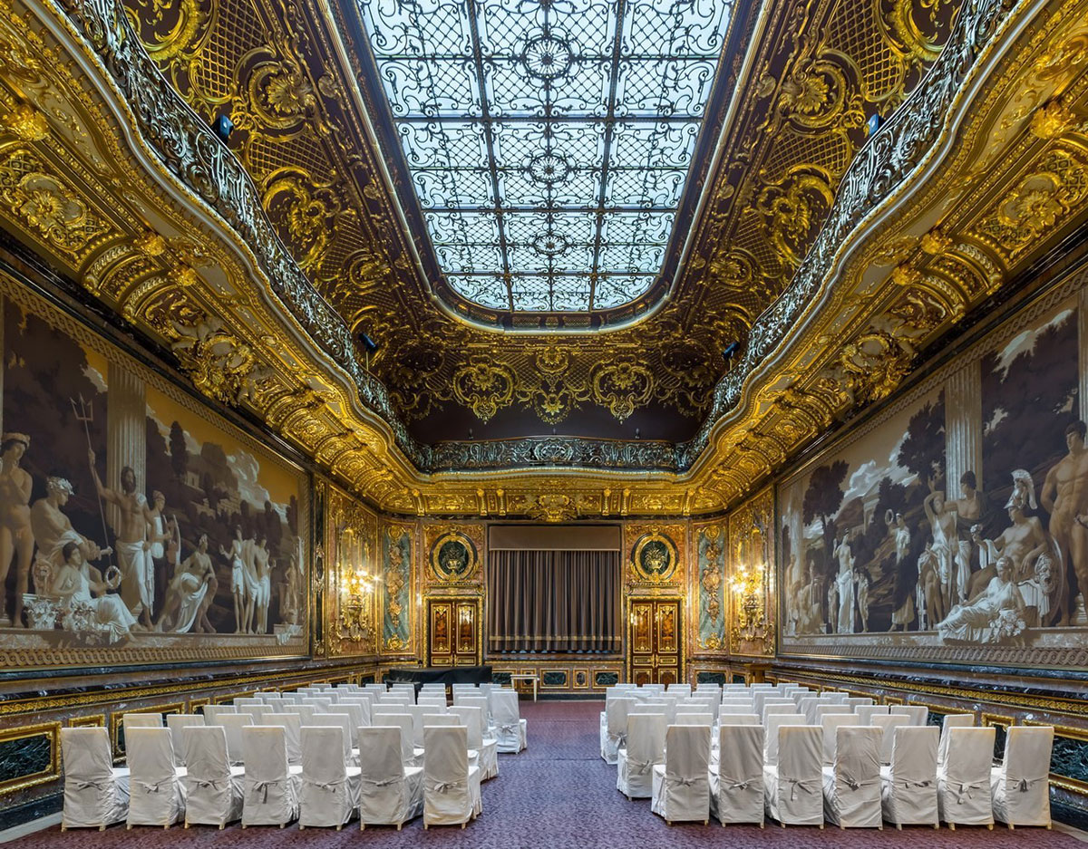 Бронзовый зал в Доме архитектора (особняк Половцова) в Санкт-Петербурге