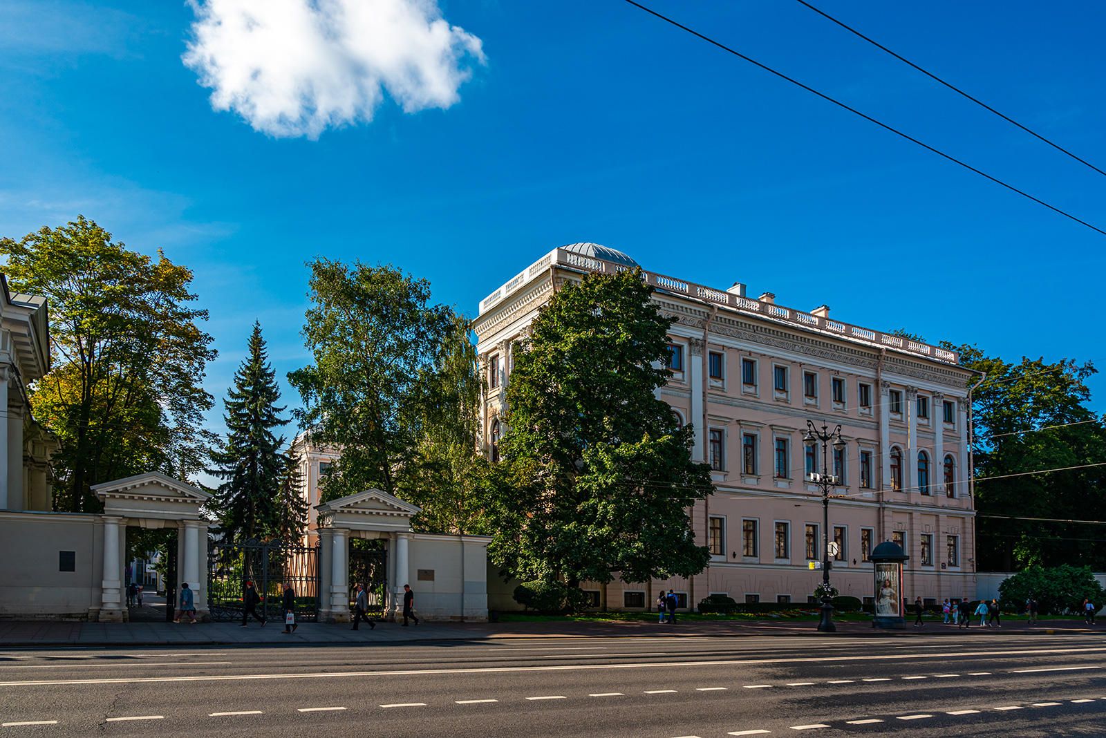 Дом Лавалей в Санкт-Петербурге
