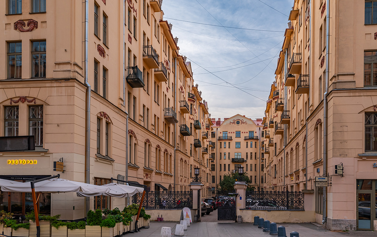 Дом на Рубинштейна, 23 в Санкт-Петербурге где жил Довлатов