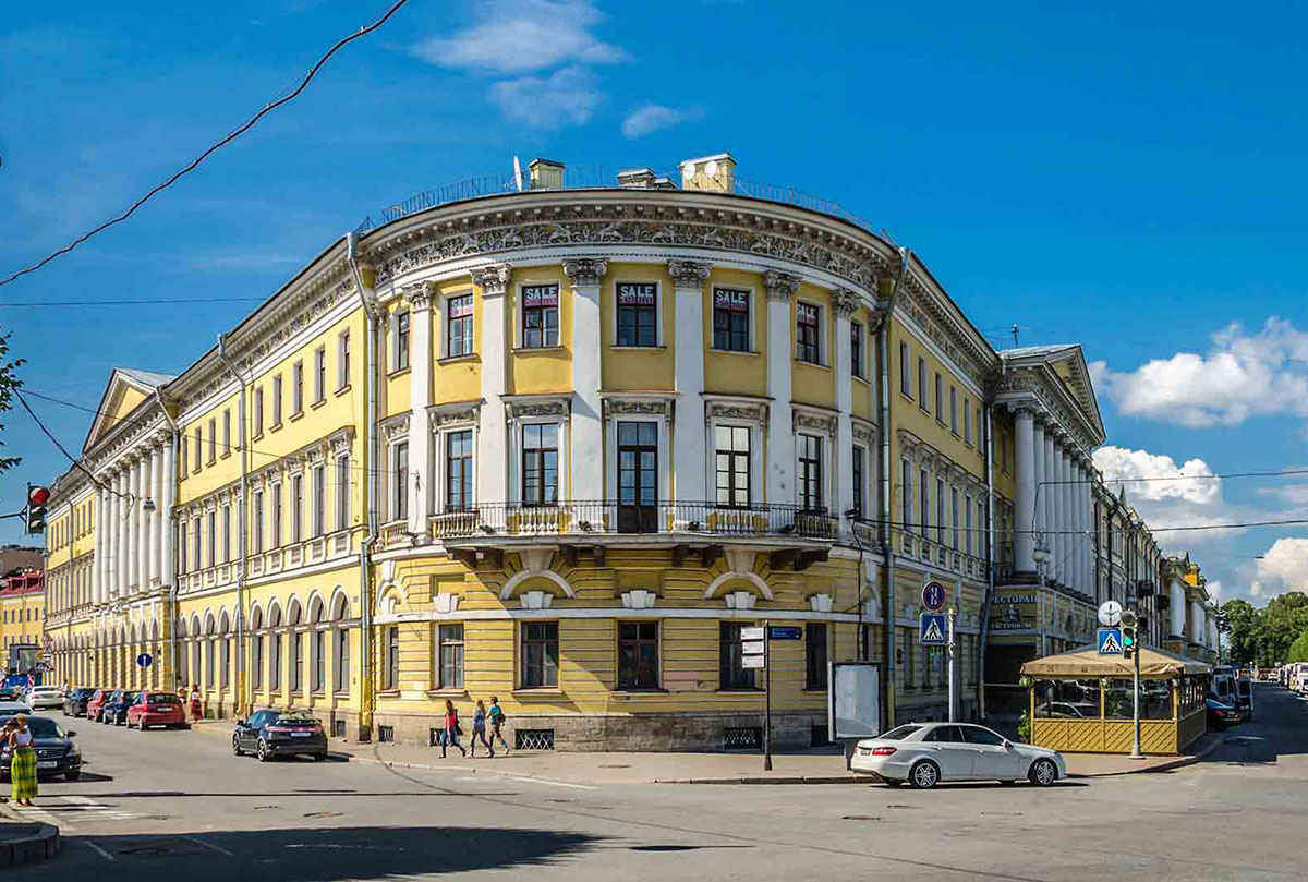 Дом Адамини в Санкт-Петербурге