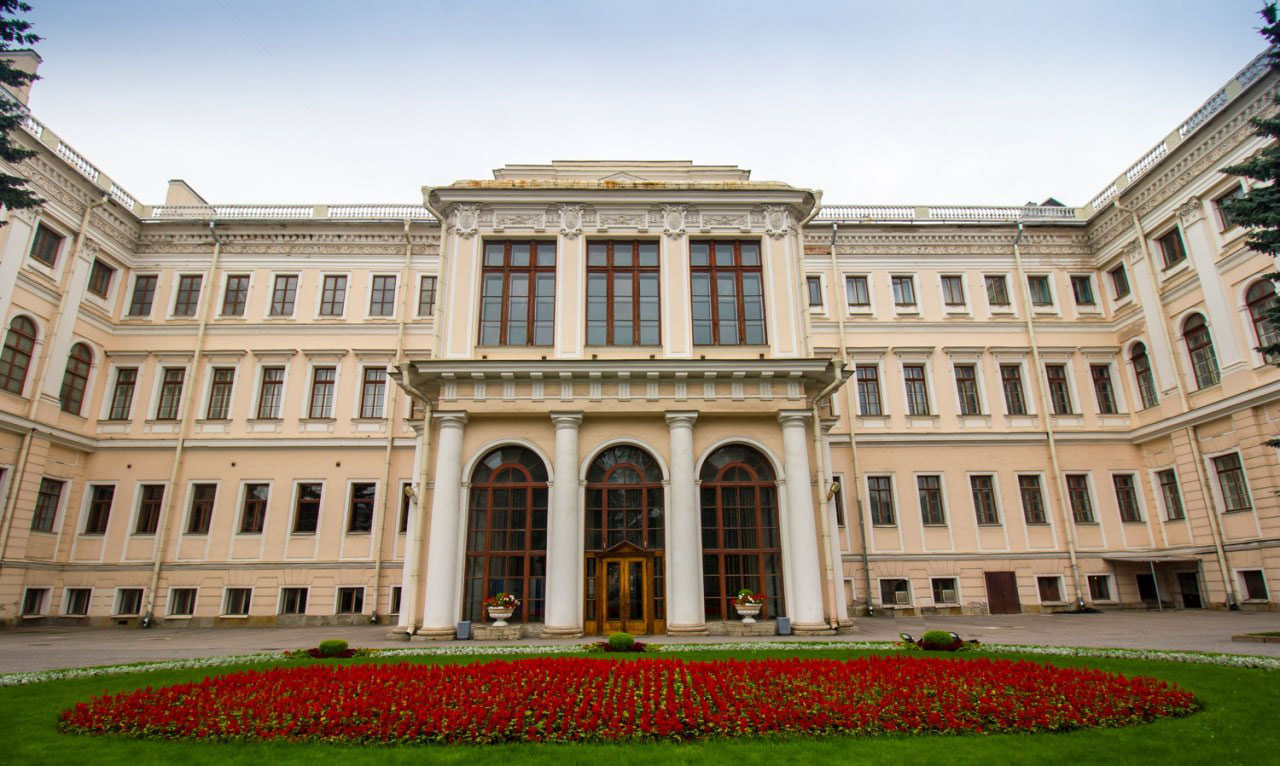 Дом Лавалей в Санкт-Петербурге