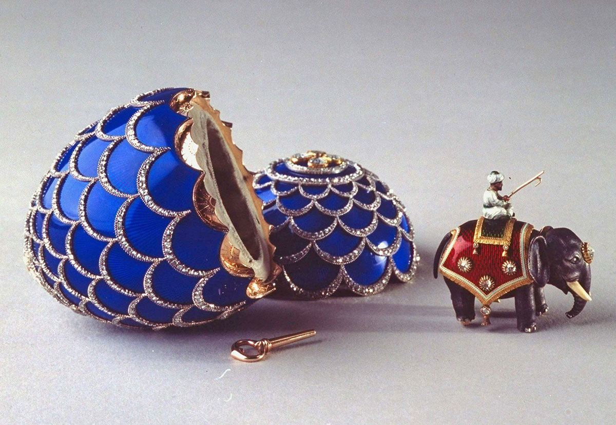 Пасхальное яйцо "Сосновая шишка", купленное Варварой Кельх в 1900 году. Фирма Карла Фаберже, мастер Михаил Перхин. 