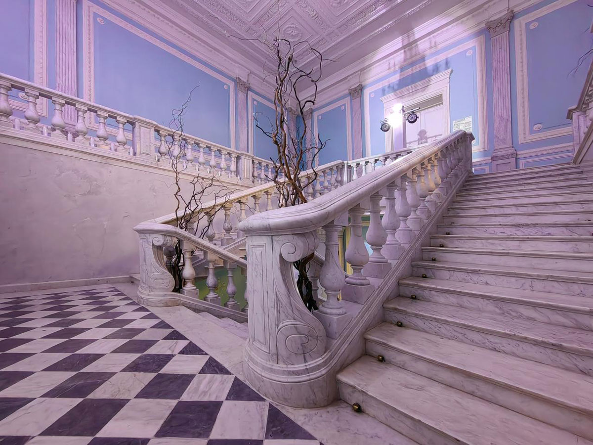Парадная лестница особняка Серебрякова в Санкт-Петербурге