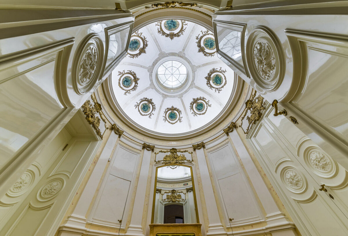 Ротонда в особняке Трубецких-Нарышкиных в Санкт-Петербурге