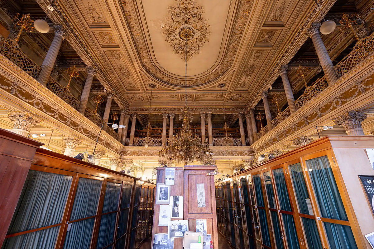 Танцевальный зал Ново-Михайловского дворца в Санкт-Петербурге