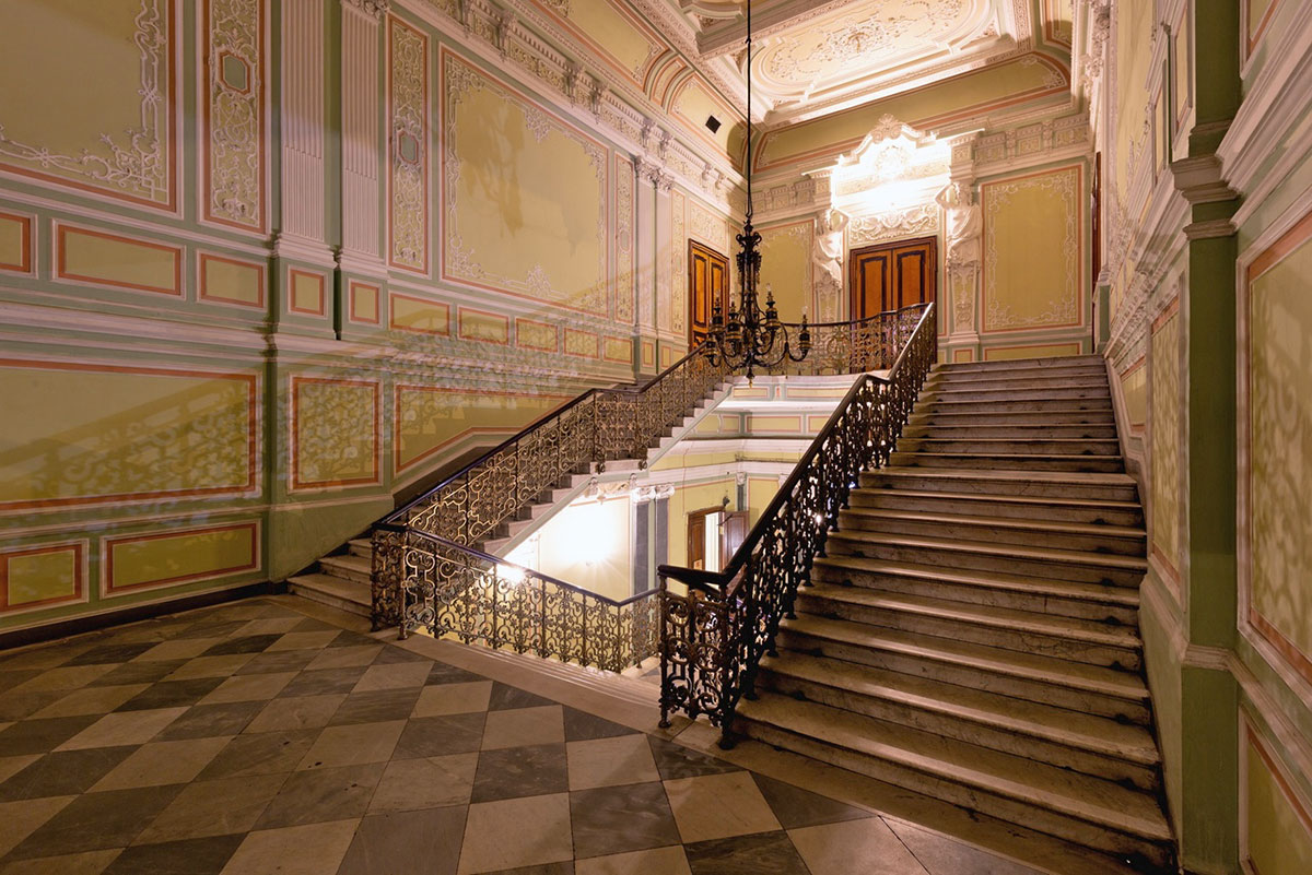 Парадная лестница в Ново-Михайловском дворце