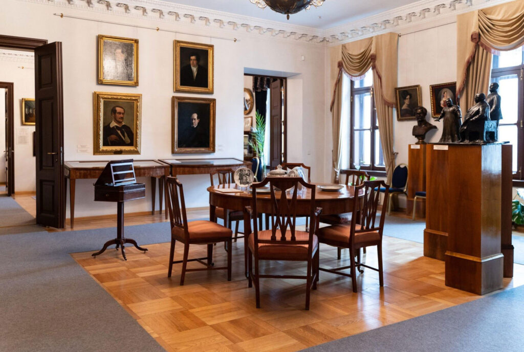Мемориальный музей-квартира семьи актеров Самойловых