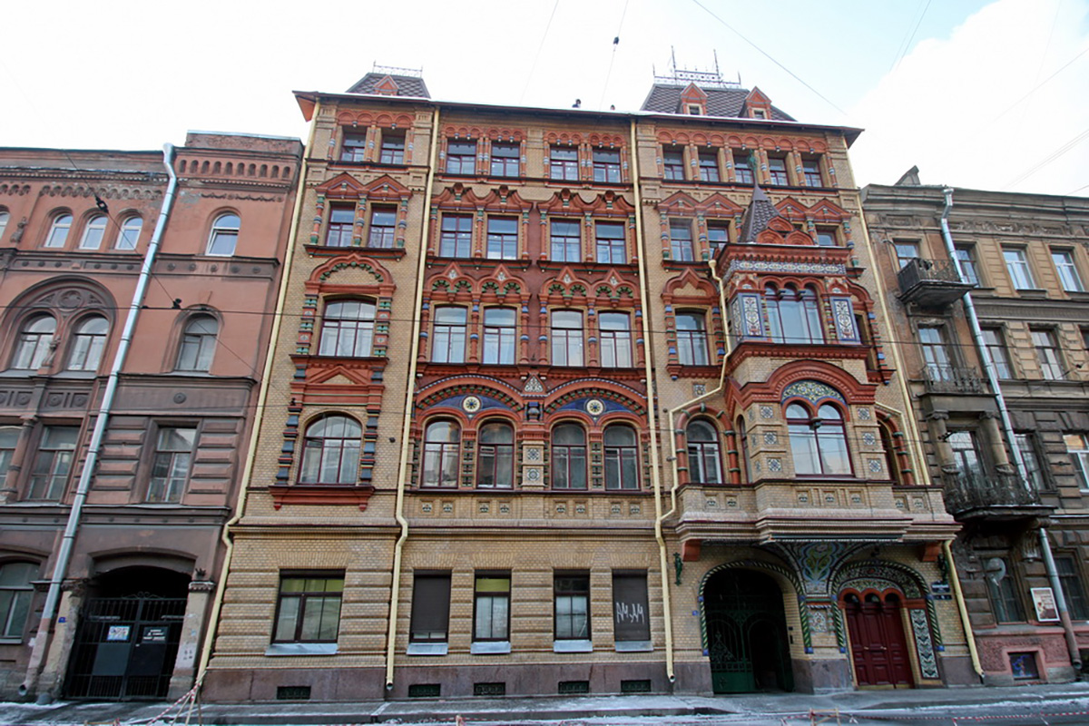 Дом Никонова внутри в Санкт-Петербурге